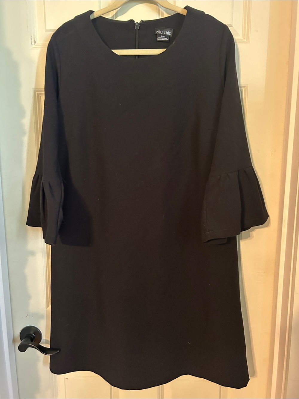 City Chic Black Ruffle Sleeve Shift Dress